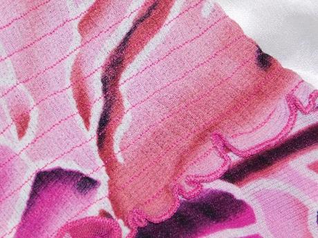 Luxusne pekne saty, xs