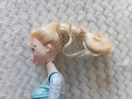 Barbie mattel elsa na korčuliach, 