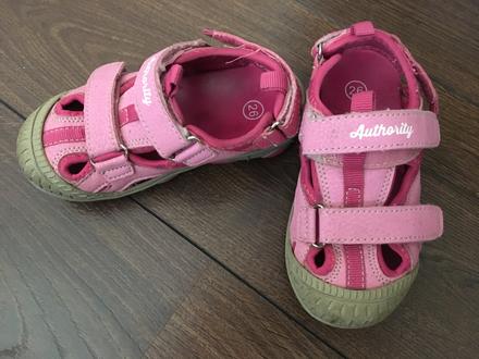 Letne topanky, authority,26