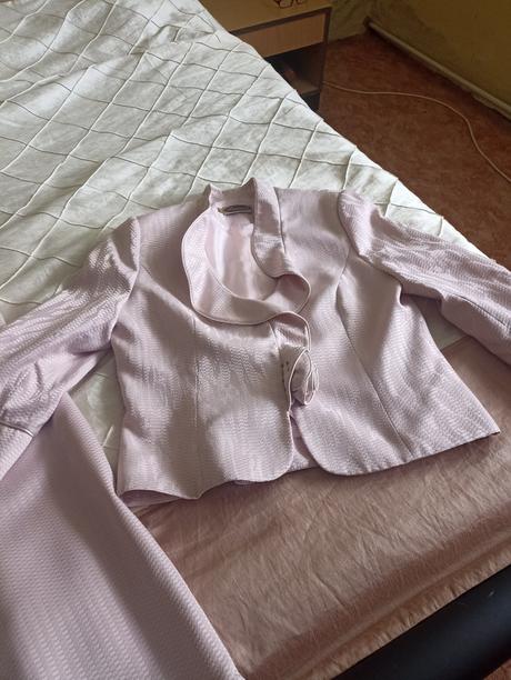 Kostým pre svadobnú mamu, 46