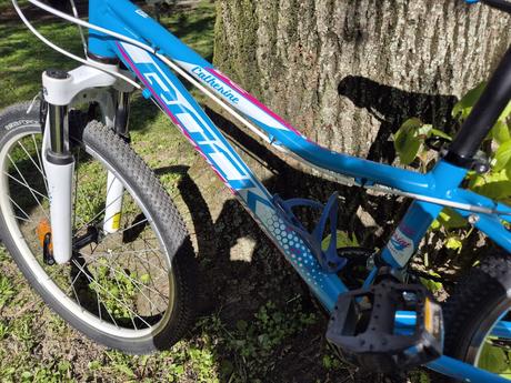 Rock machine catherine, 24