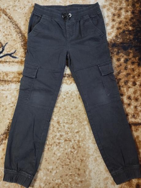 Kapsacove nohavice, 134