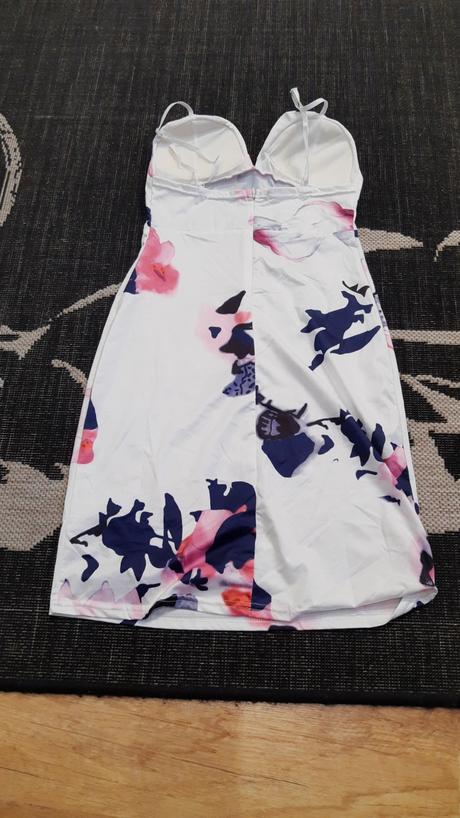 Dievčenské šaty, 158