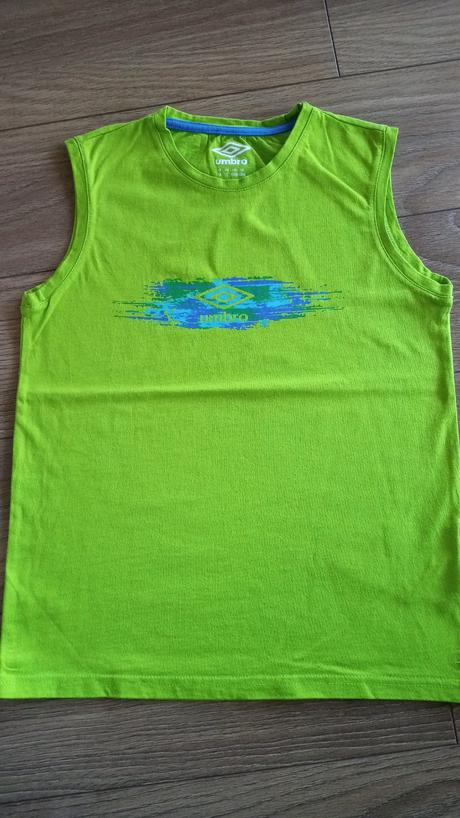 Predám chlapčenské tielko 152 v., umbro,152