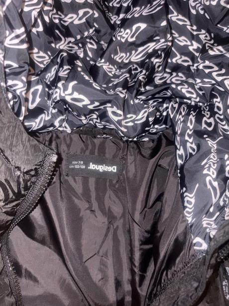 Dlhý prešívaný kabát desigual s textom v.122/128, desigual,128