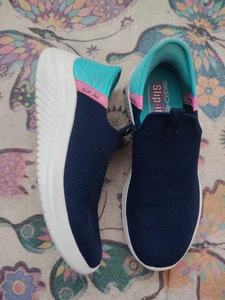 Znackove tenisky ako nove, skechers,35