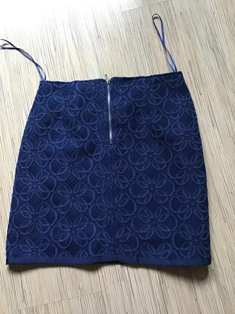 Krasna sukňa savida/sep1, 36