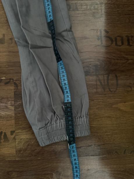 Kapsáče s retiazkou, reserved,152