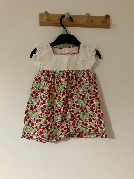 Letné šaty s jahôdkami, tu,80