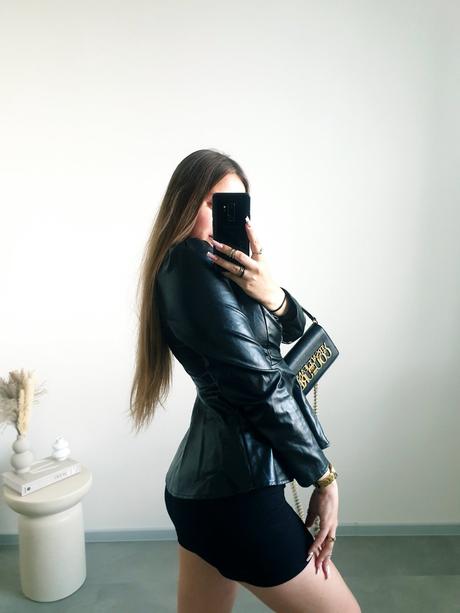 Čierna koženka s, s