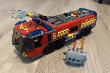 Lego city 60061 letiskové hasičské auto, 