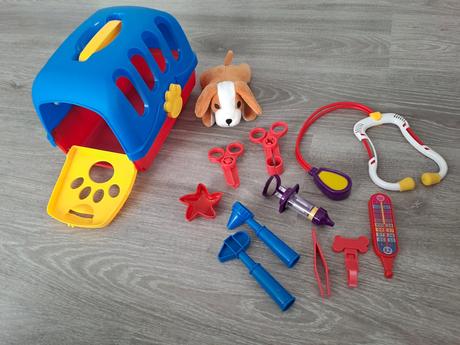 Veterinárny box,  prepravný box so psíkom., 