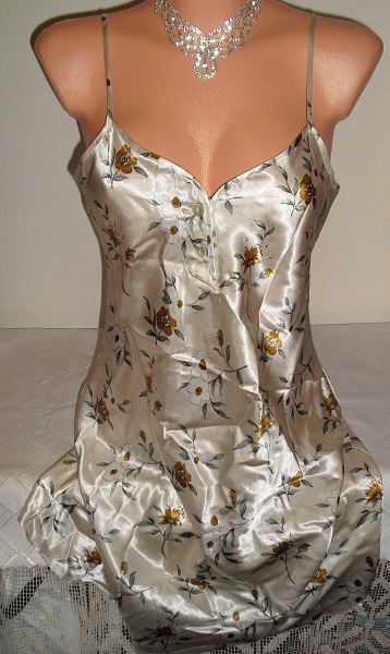 Kvietkovana satenova kosielka, s