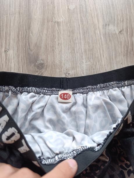 Dievčenský set tričko a sukňa, 140