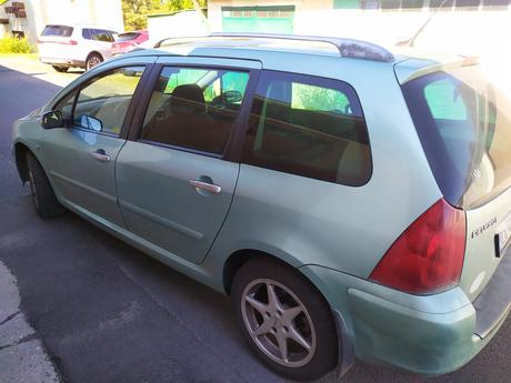 Peugeot pre rodinu plne funkčný, dočasne vyradený, peugeot