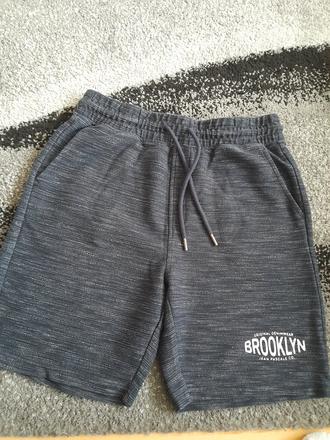 Mam na predaj šortky, s