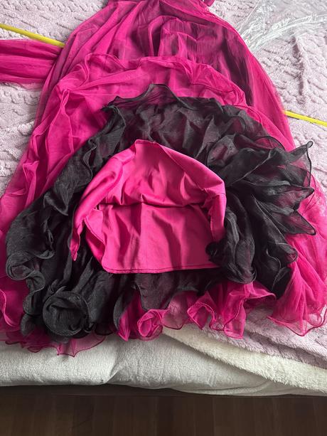 Spoločenské šaty na ples, 42