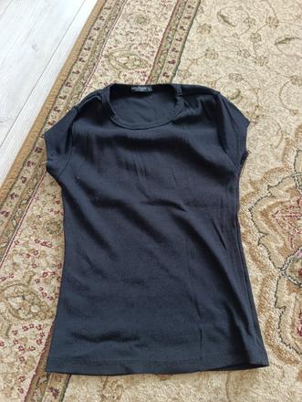 Čierne tričko, stradivarius,s