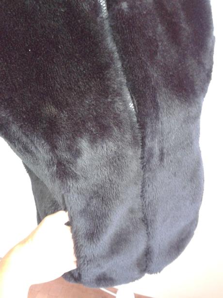 Čierna kožušinová vesta veľ. 38, 38