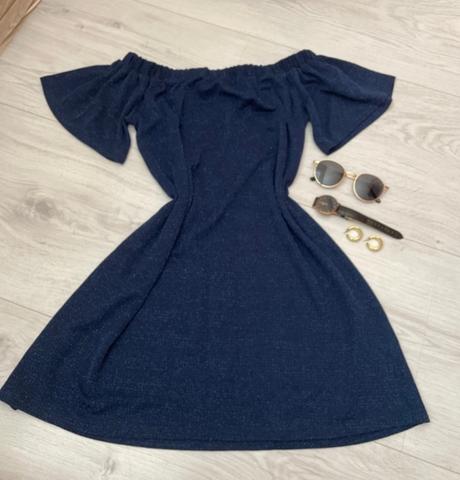 Tmavomodre trblietave saty s nove, matalan,s