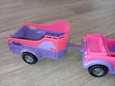 Barbie autíčko s prívesom, 