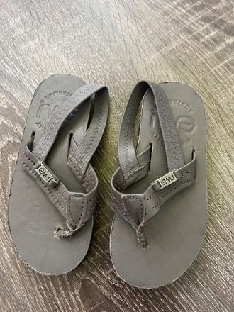 Emu australia nove kožené žably č.25, 25