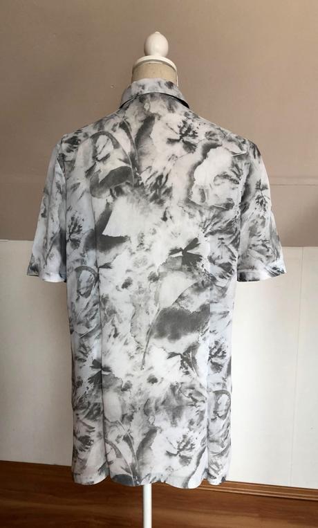 Sivo-biela košeľa, 48