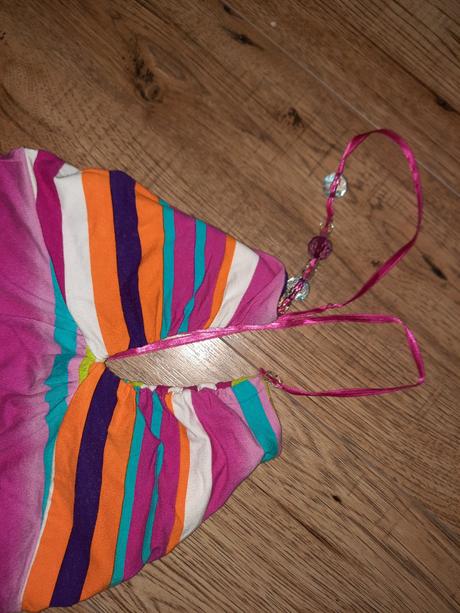 Tricko s uvazovanim okolo krku _d1, m