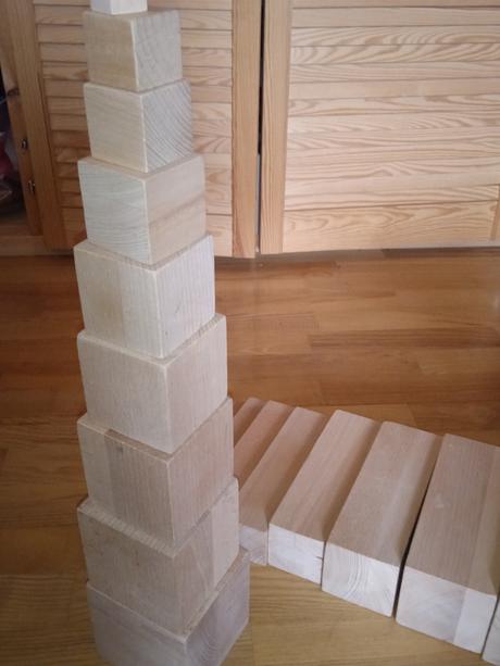 Montessori veža a schody, 