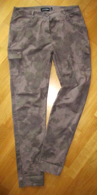 Damske cargo nohavice s potlacou listov, c. 40, 40