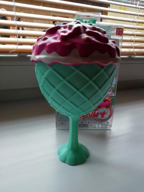 Babika v zmrzlinovom pohari, 