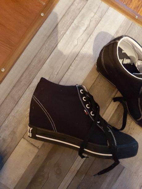 Obute 1x, tommy hilfiger,42