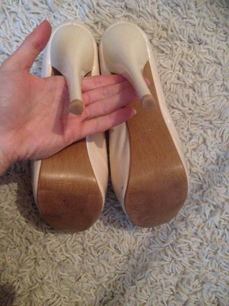 Leskle topanky, 37