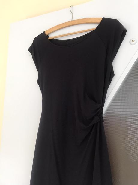 Luxusné jednoduché šaty, 38