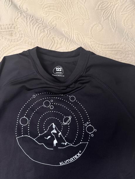 Čierne termo tričko, 122