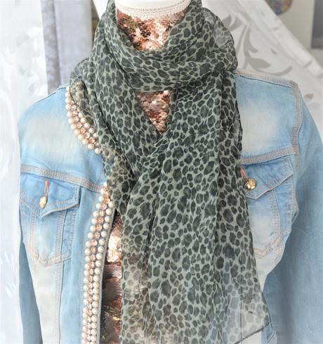 Šál-šatka-gepard,