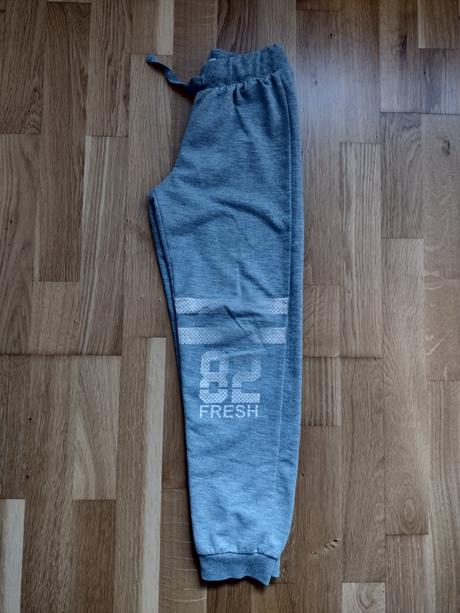 Sivé tepláky, pepco,122