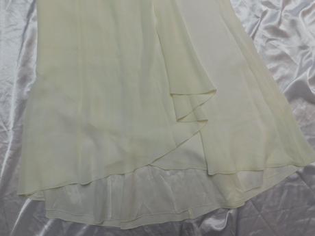 Pekna sukna na slavnost, 40