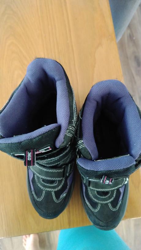 Teplé so zuchým zipsom, 32