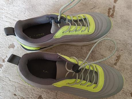 Celé topánky 36, reserved,36