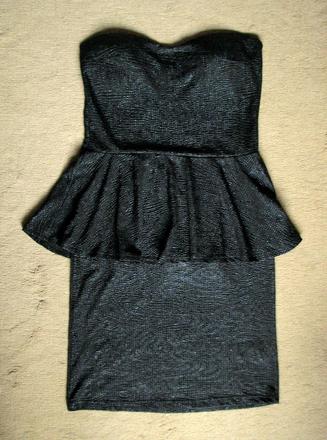 Čierne peplum šaty, m