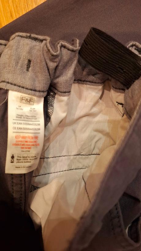 Veľmi zachovalé nohavice, f&f,176