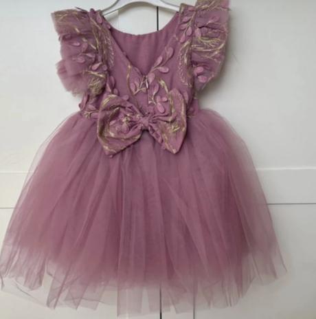 Dievčenské saticky, 98