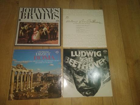 Rôzne vinylové platne, 