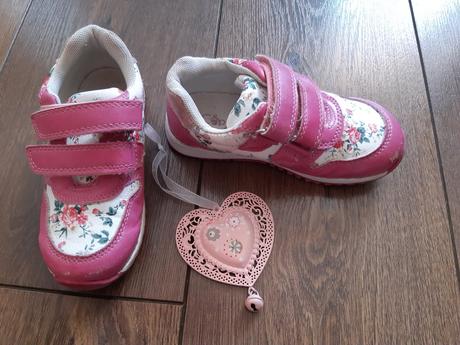 Kvetinkové topánky, cupcake,26