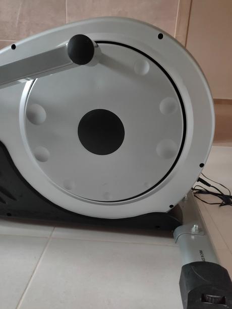 Eliptický trenažér crossový elektrický landfit,