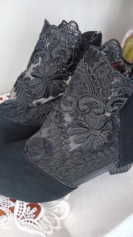 Dámske nové lodicky s krajkou,vel.41, 41