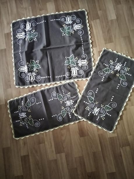 Vyšívané prestieranie, 