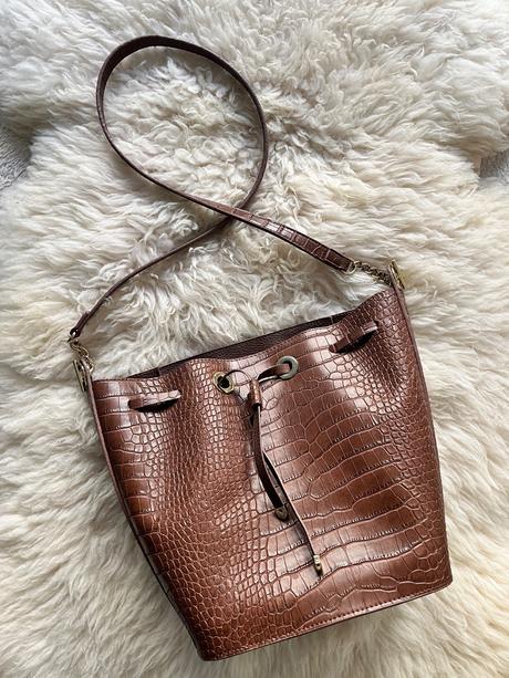 Elegantná kabelka, reserved