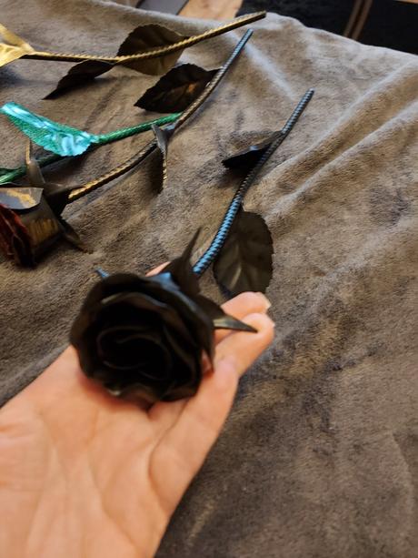 Kované ruže v darčekovej krabičke,